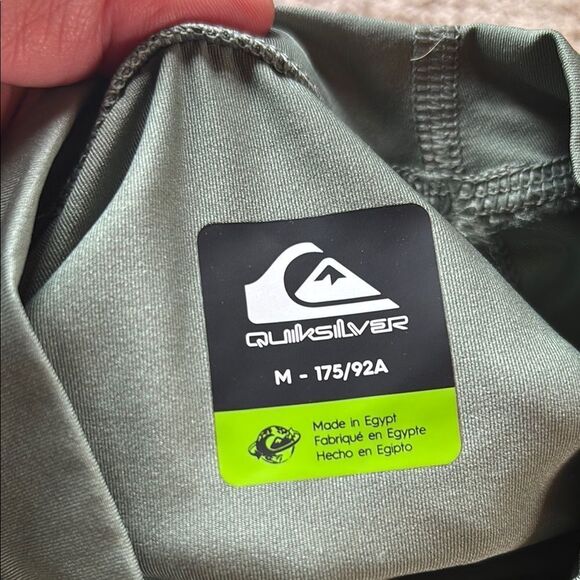 Quiksilver UV protection Green Long Sleeve Surf Sun Shirt - Picture 3 of 11